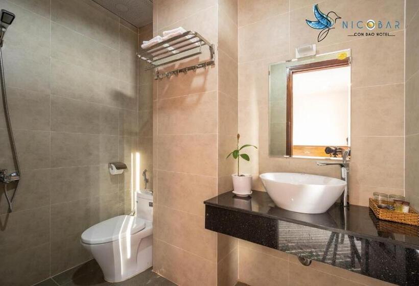 اتاق لوکس با چشمانداز شهر, Nicobar Con Dao