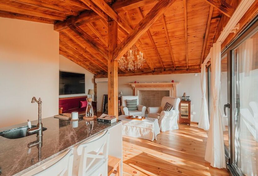 Пентхаус, The Lake House