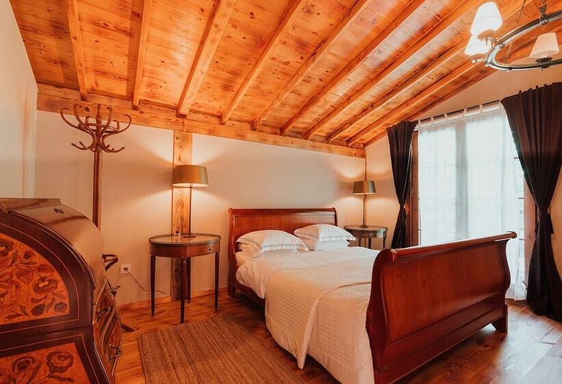 Пентхаус, The Lake House