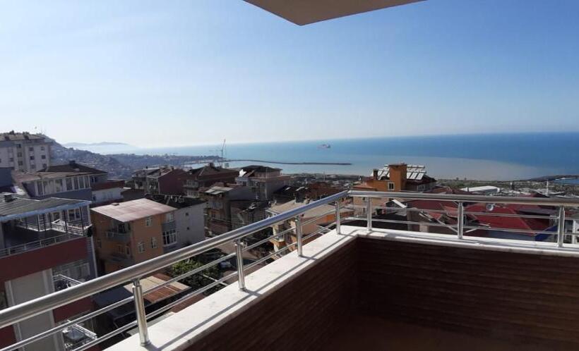 آپارتمان 1 خوابه با چشمانداز دریا, Leena Suites