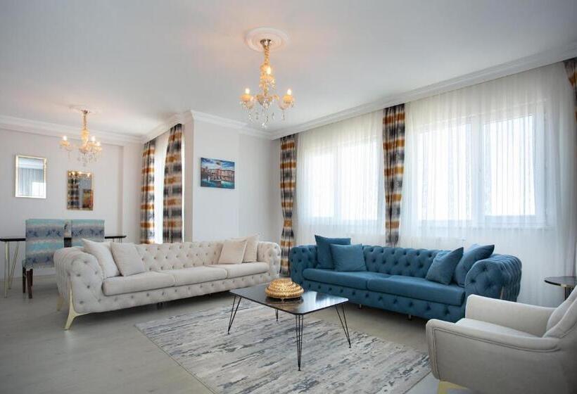 آپارتمان 1 خوابه با تراس, Leena Suites