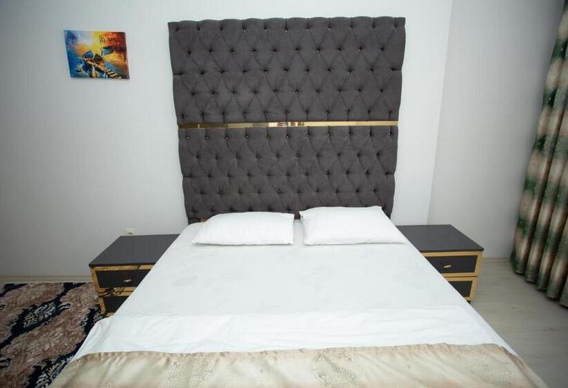 آپارتمان 1 خوابه با تراس, Leena Suites