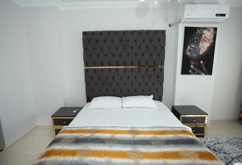 آپارتمان 1 خوابه با تراس, Leena Suites