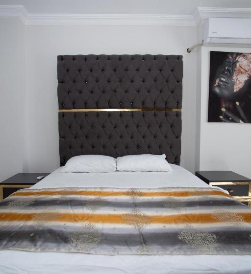 آپارتمان 1 خوابه با تراس, Leena Suites