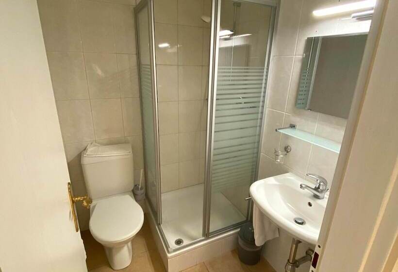 Семейный Номер, Motel Des Fleurs