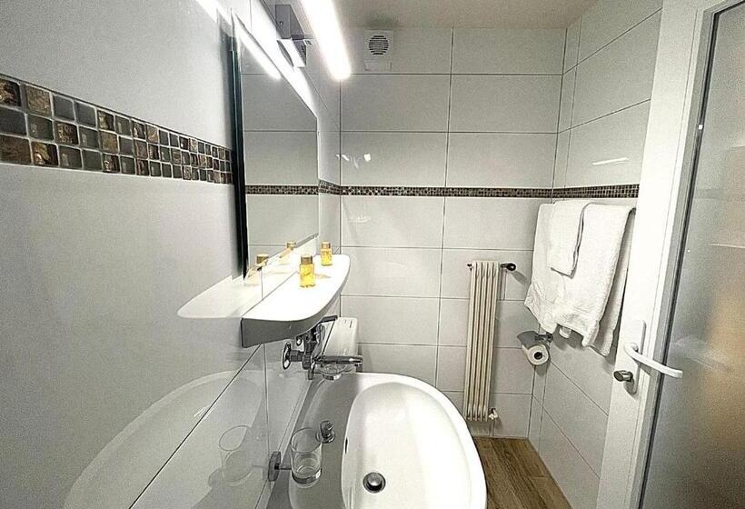 Номер Стандарт, Motel Des Fleurs