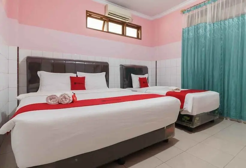 ファミリールーム, Reddoorz Plus @ Jalan Gatot Subroto Medan