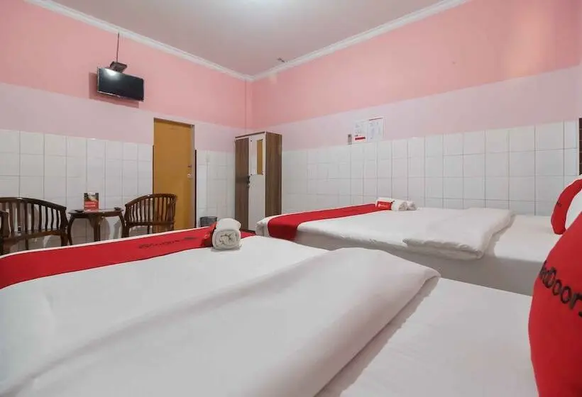 ファミリールーム, Reddoorz Plus @ Jalan Gatot Subroto Medan