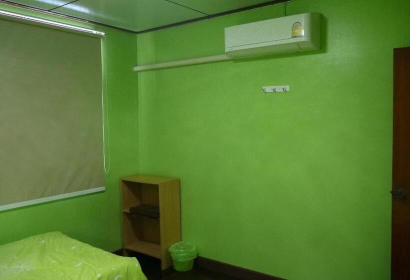 اتاق استاندارد چهار تخته, Punnpannsuk