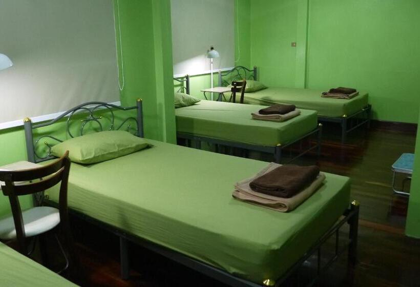 اتاق استاندارد چهار تخته, Punnpannsuk