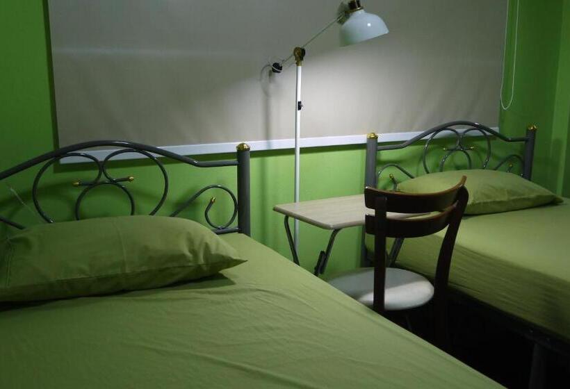 اتاق استاندارد چهار تخته, Punnpannsuk