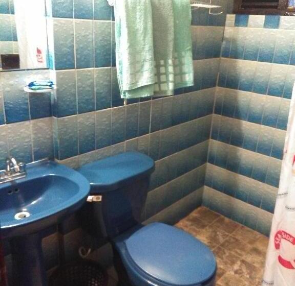 غرفة عائلية, Farah