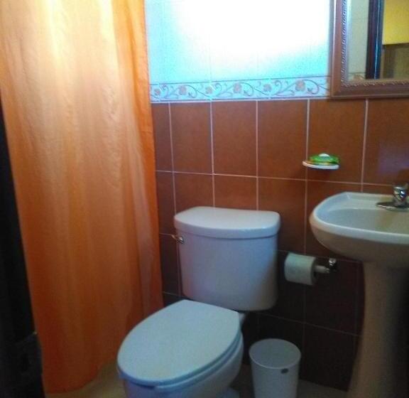 غرفة قياسية ثلاثية, Farah