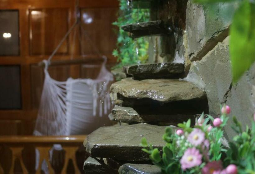 חדר משפחתי דלוקס, Malibu