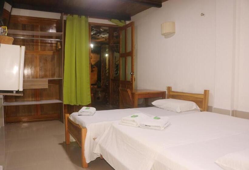 חדר משפחתי דלוקס, Malibu