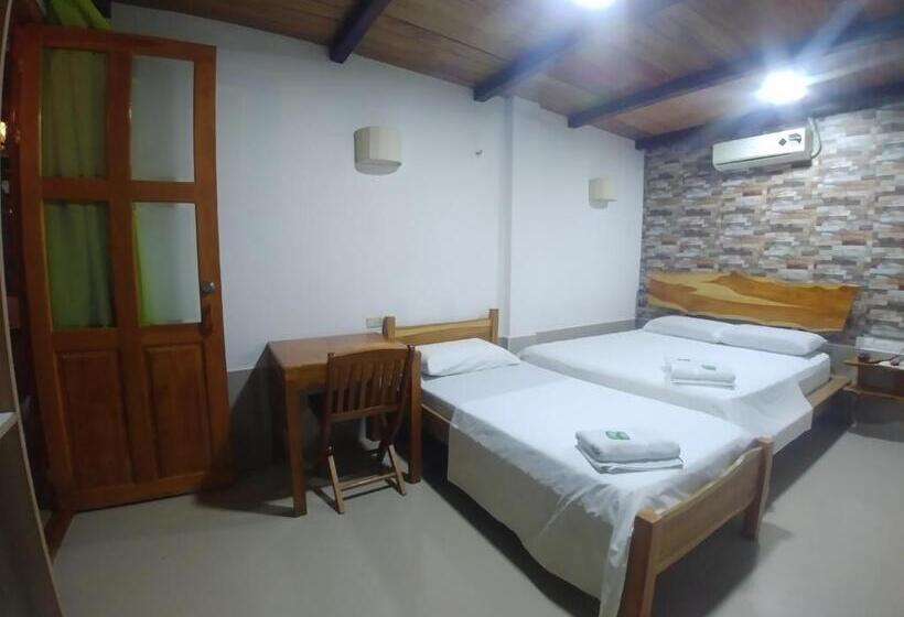 חדר משפחתי דלוקס, Malibu