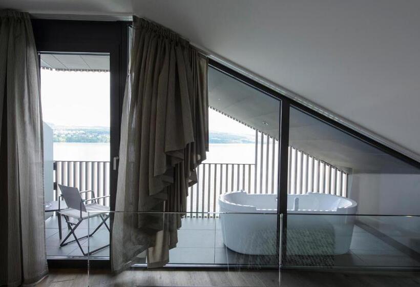 סוויטת דופלקס, Restaurant Schifflände