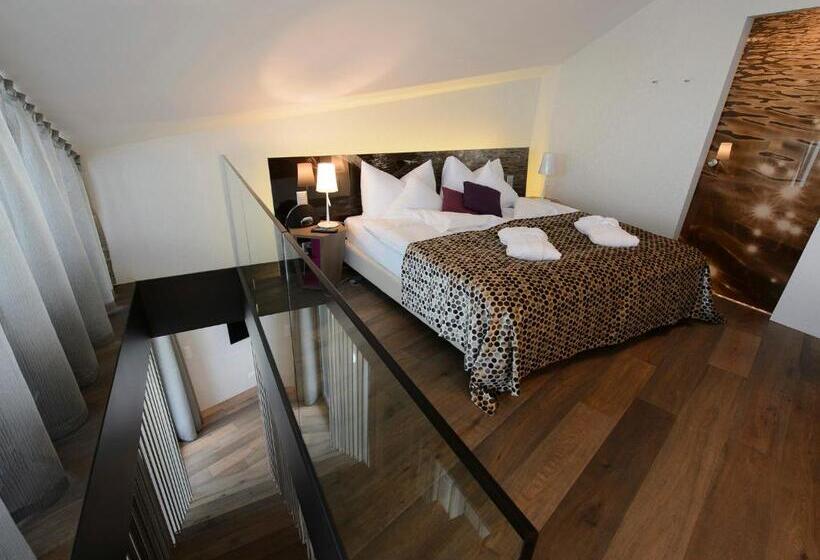 סוויטה משפחתית, Restaurant Schifflände