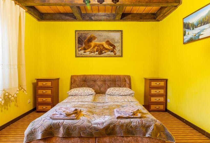 חדר סטנדרט לארבעה, Smerichka