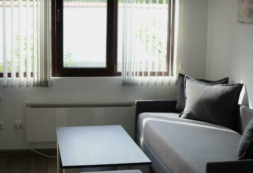 جناح مطلّ علي الحديقة, Guest House Dar