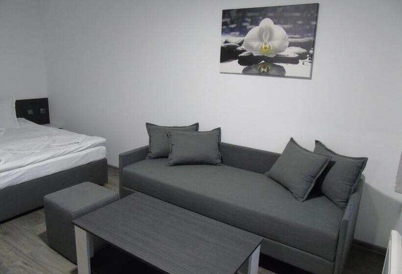 Люкс Вид на Сад, Guest House Dar