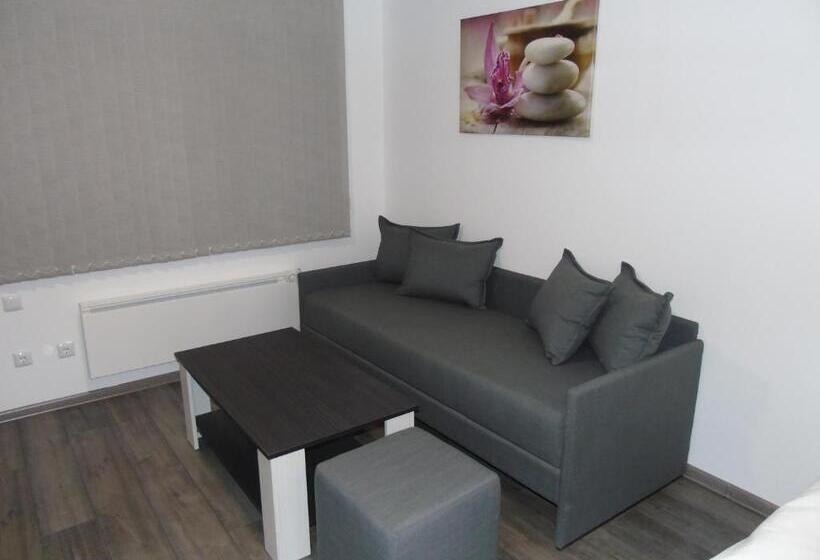 جناح مطلّ علي الحديقة, Guest House Dar