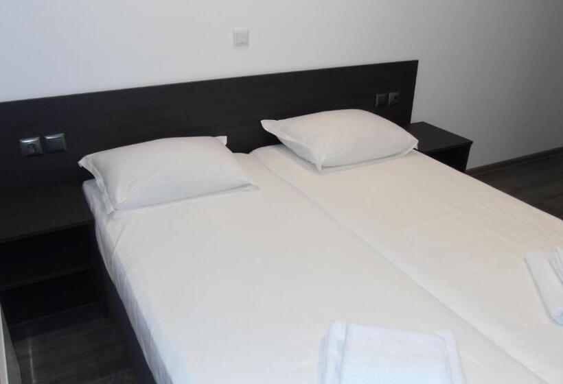Номер Стандарт Вид на Сад, Guest House Dar