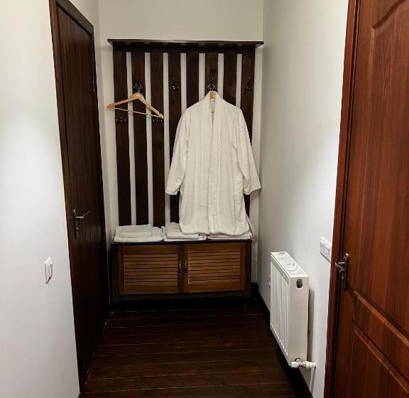 StandaardKamer, дальний кордон