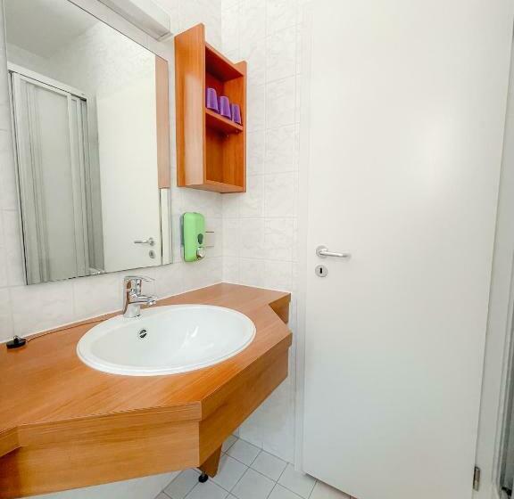 اتاق استاندارد, Aktiv Hotel Stock & Stein