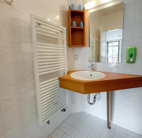 اتاق استاندارد, Aktiv Hotel Stock & Stein