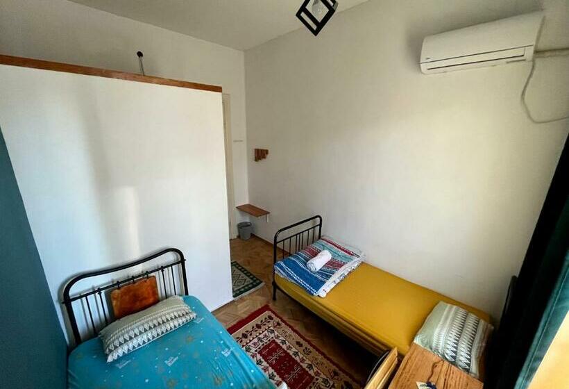 اتاق استاندارد, Bao Hostel Kutaisi