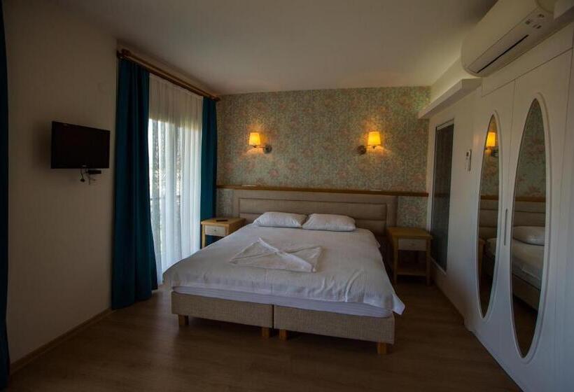 חדר דלוקס עם מרפסת נוף לים, Clementin Suits Sigacık