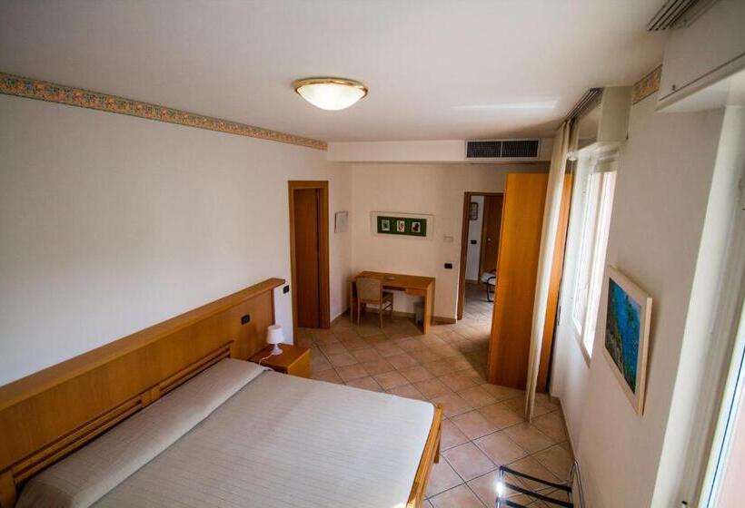 Номер Стандарт, Albergo Lario