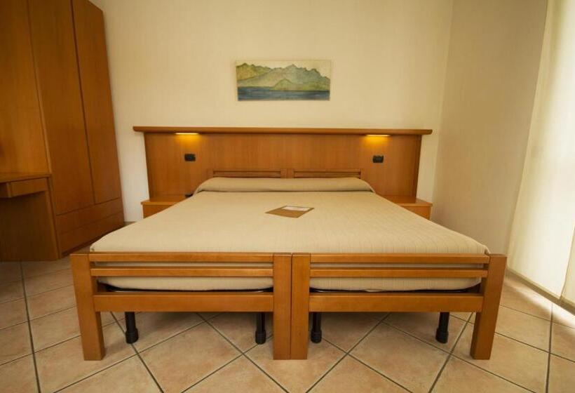 חדר סטנדרט, Albergo Lario