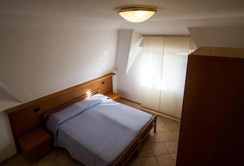 Номер Стандарт с Террасой, Albergo Lario