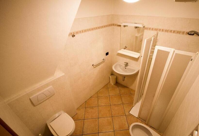 غرفة قياسية فردية, Albergo Lario