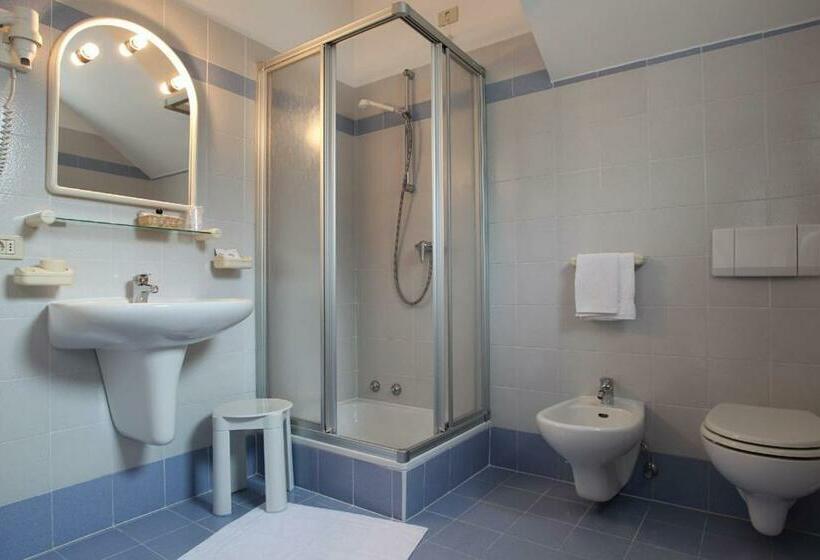 חדר סטנדרט לשלושה, Garnì Villanova