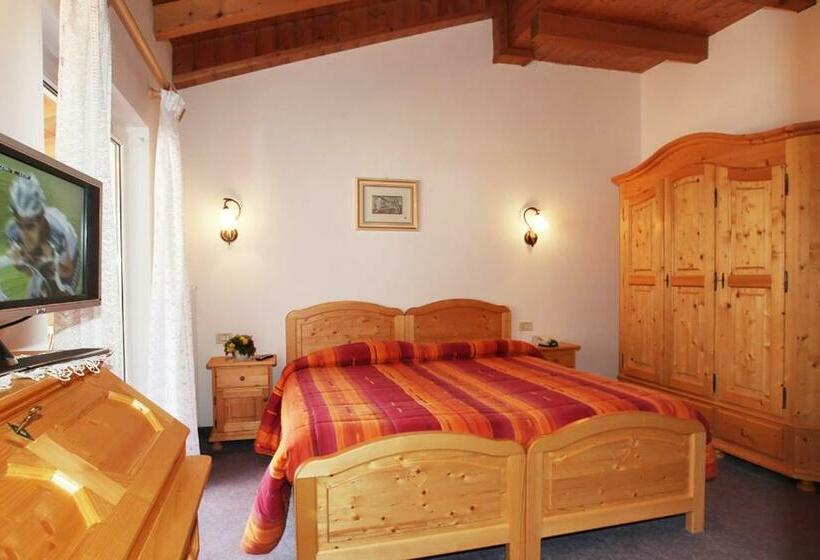 חדר סטנדרט לארבעה, Garnì Villanova