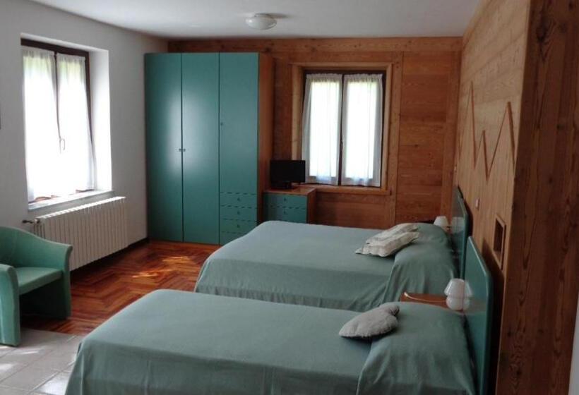 חדר סטנדרט לשלושה, Mont Gelé