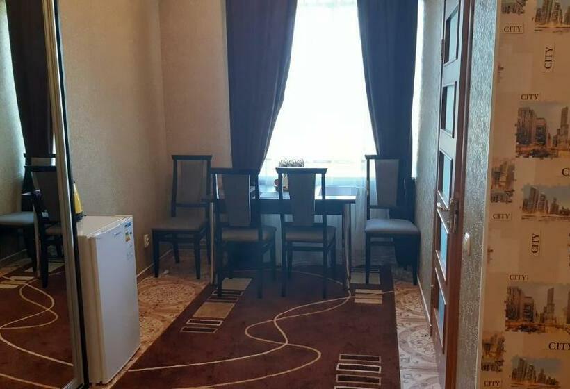 اتاق سوپریور خانوادگی, Motel Xameleon