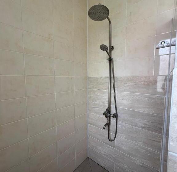 اتاق استاندارد یک نفره, Motel Xameleon