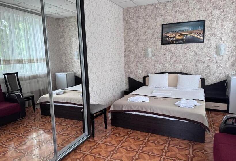 اتاق استاندارد یک نفره, Motel Xameleon