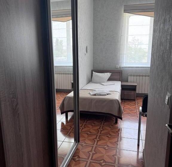 اتاق استاندارد, Motel Xameleon