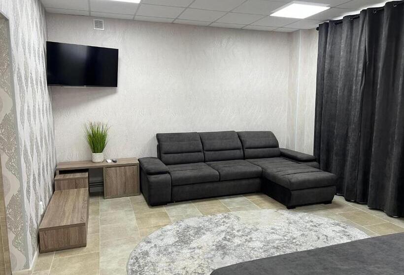 اتاق سوپریور خانوادگی, Motel Xameleon