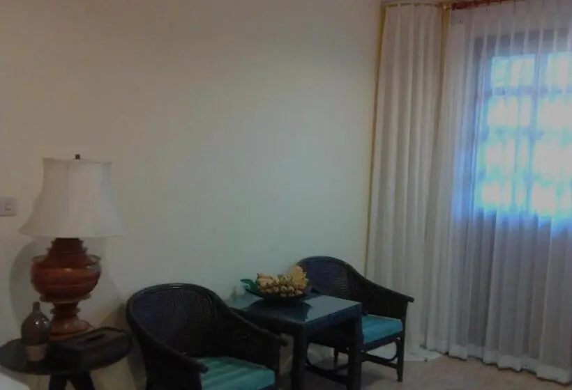 庭の見えるシングルルーム, Bed & Breakfast Chiang Rai