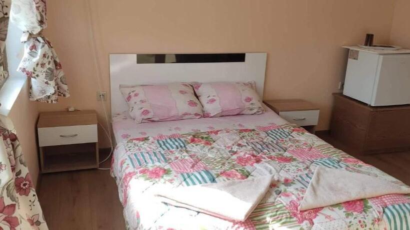 Номер Стандарт Вид на Сад, Guest House Proynovi