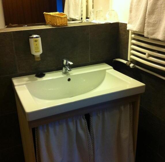 キングサイドベッドのスタンダードワンルーム, Pension Valentina