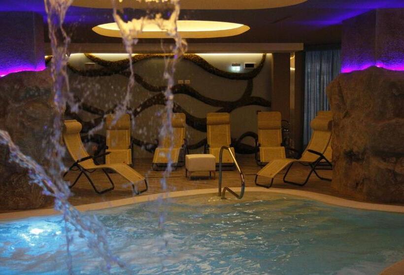 חדר סטנדרט עם כניסה לספא, Dubaivillage