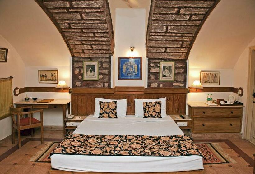 غرفة قياسية مطلّة علي الحديقة, Welcomheritage Bal Samand Lake Palace