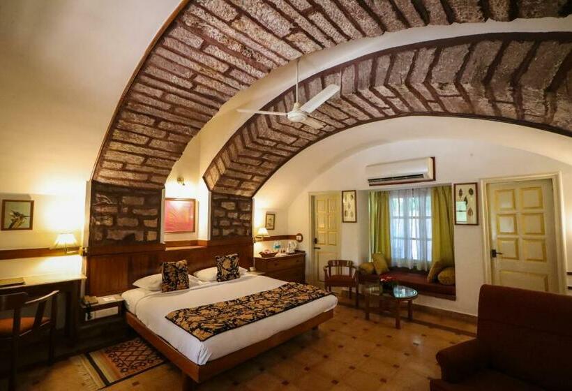 غرفة قياسية مطلّة علي الحديقة, Welcomheritage Bal Samand Lake Palace